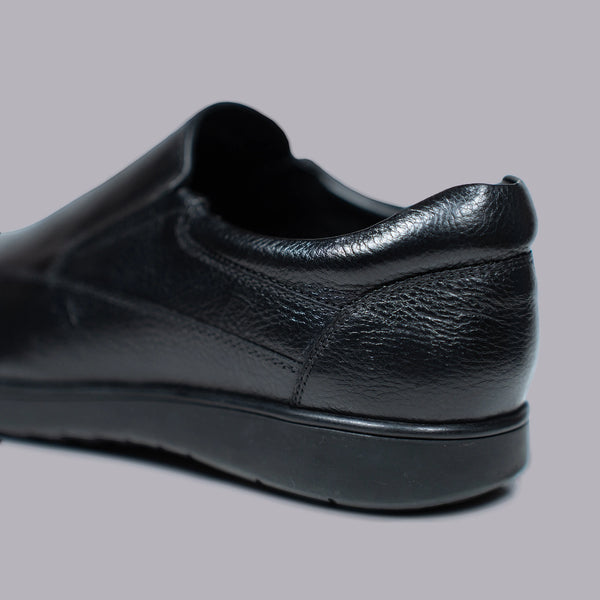BENNET - Black Slip-On Comfort Loafer