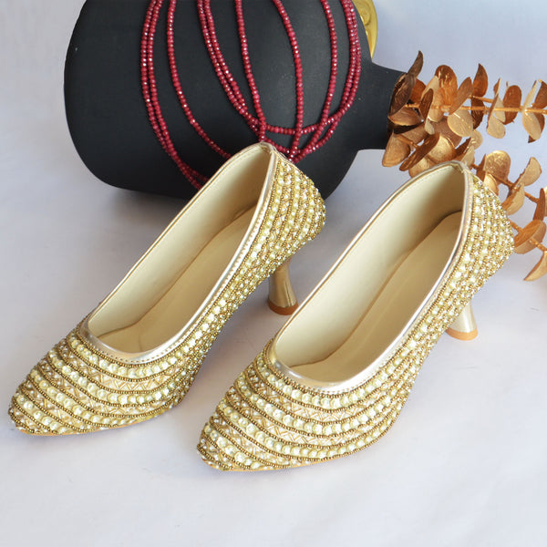 Golden Jutti with heel