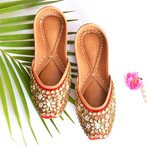 Red Kundan Punjabi Jutti