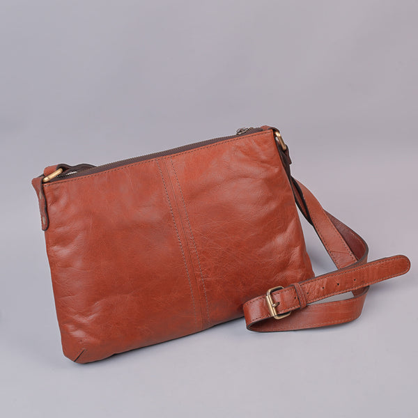 Unisex Classic Tan Leather Messenger Bag